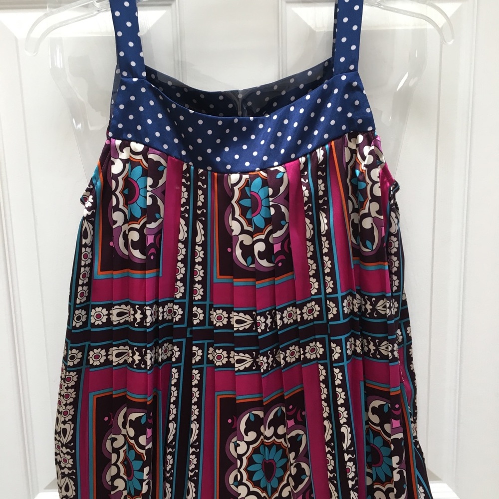 Sleeveless blouse